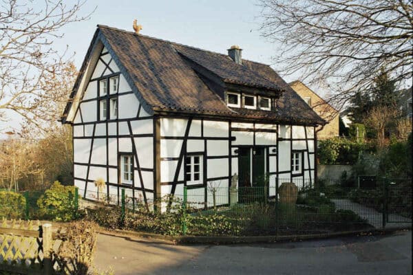 Sanierung eines Fachwerkhauses mit historischen Baustoffen